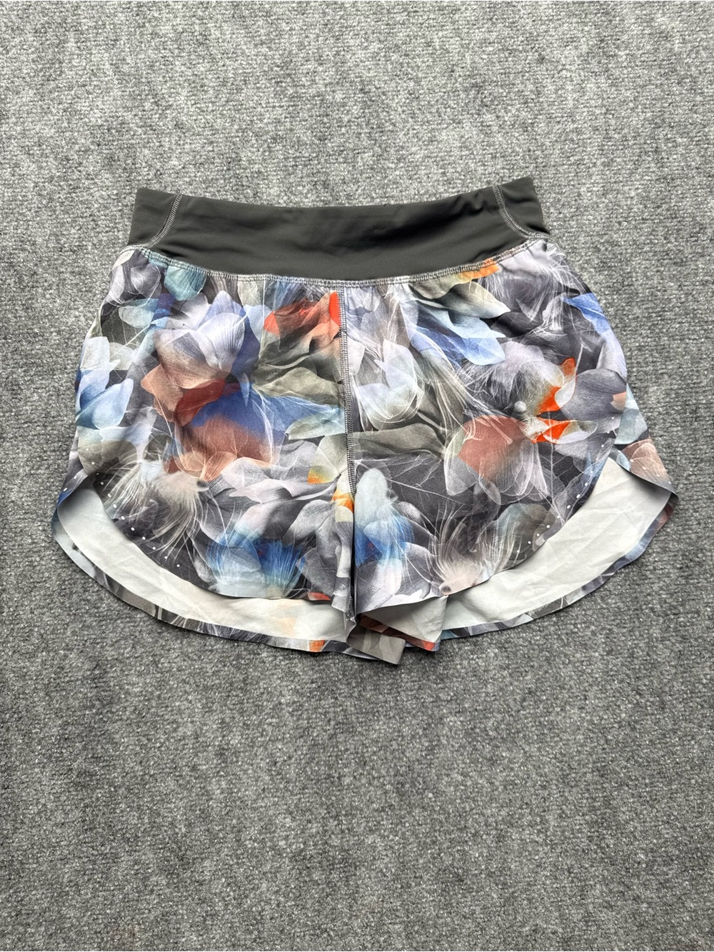 Lululemon Women’s 4 Fast Free Reflective HR Short 3” Luminescent Floral